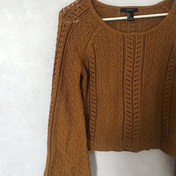 Bell sleeve sweater - Picture 3 of 3